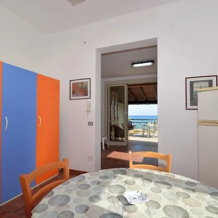 La Finestra Sul Mare Apartment *