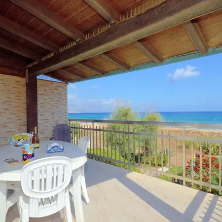 La Finestra Sul Mare Apartment *